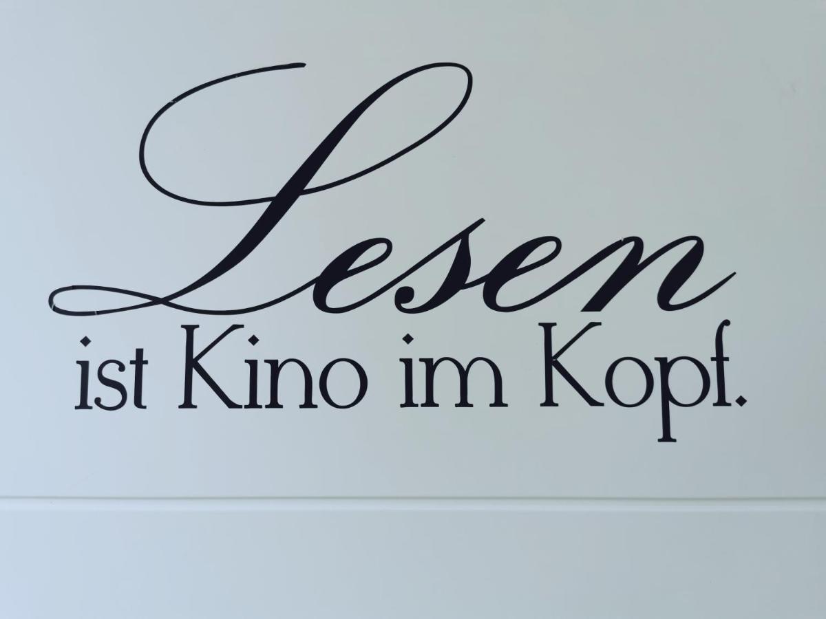 Hausboot Die Leseinsel Emden Esterno foto